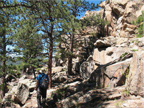 Path through rocks at the top of the ridge